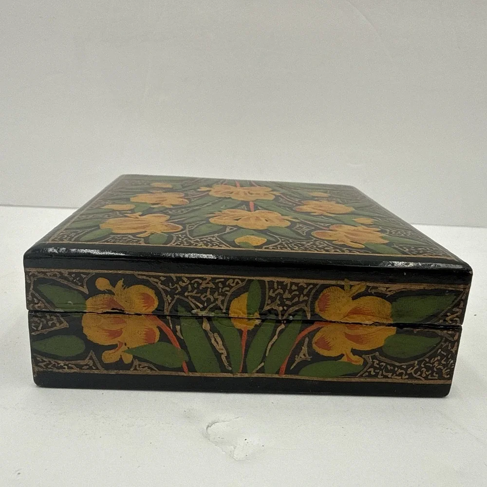Hand Painted‎ Paper Mache Box Floral Design Trinket Jewelry Keepsake Dar & Sons